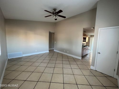 7037 Fighting Falcon Pl, Tucson, AZ 85730-4983