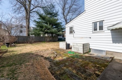 461 Elinor Ave, Roselle Park, NJ 07204-2118