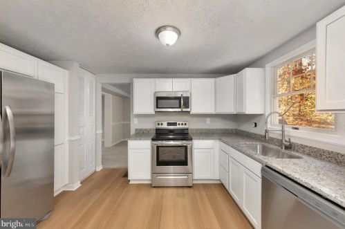 204 Battlefield Rd, Locust Grove, VA 22508-5717