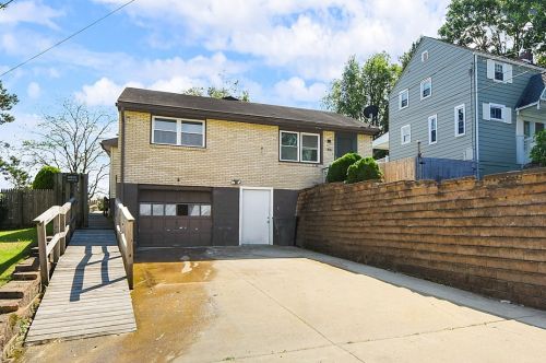 6378 Lowell Dr, Verona, PA 15147-3516