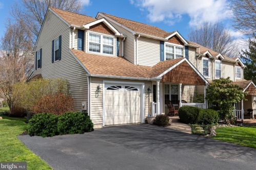 5 Timber Rd, Southampton, PA 18966-2828