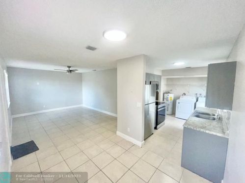 37 6th Ave, Dania Beach FL  33004-3262 exterior
