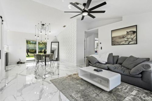 15390 89th Pl, Town Of Loxahatchee Groves, FL 33470-2810