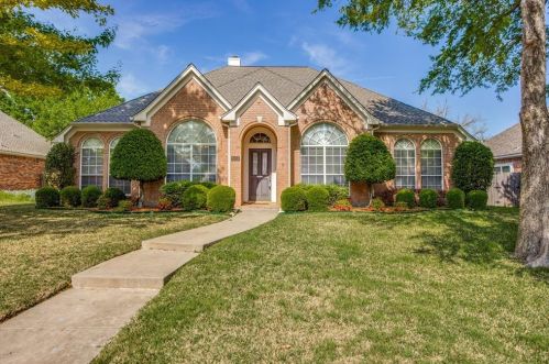 3606 Mackenzie Ln, Richardson TX  75082-2620 exterior