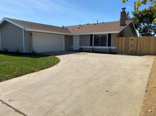 523 Brian St, Santa Maria, CA 93454-3311