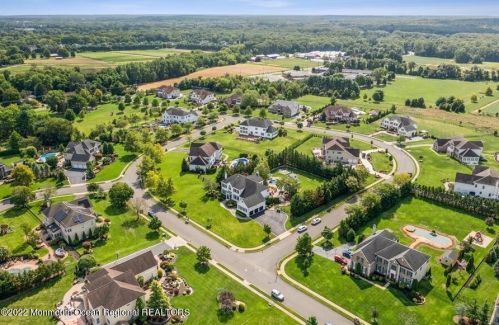 6 Courtney Ct, East Freehold NJ 07728-9563 exterior