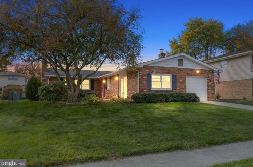 2614 Longfellow Dr, Wilmington, DE 19808-3710