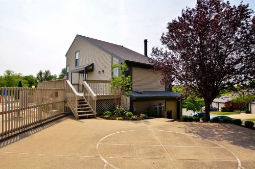 1566 Grn Edge Dr, Florence KY  41042-7099 exterior