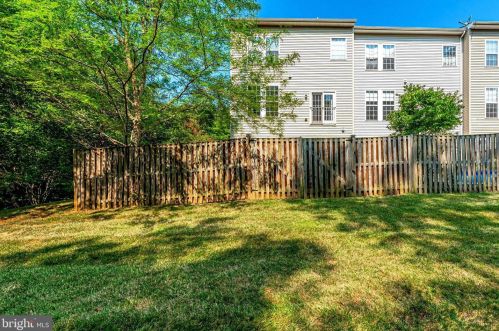 6857 Hartzell Hill Ln, Haymarket VA  20169-4944 exterior