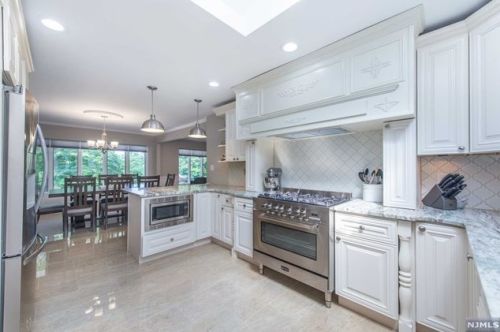 49 Martha Pl, Oakland NJ  07436-1603 exterior