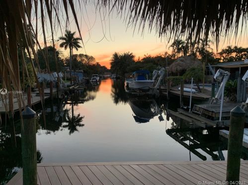 2110 26th Ave, Hollywood FL  33020-1913 exterior