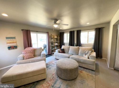 142 Laurel Ave, Laurel DE  19956-1226 exterior