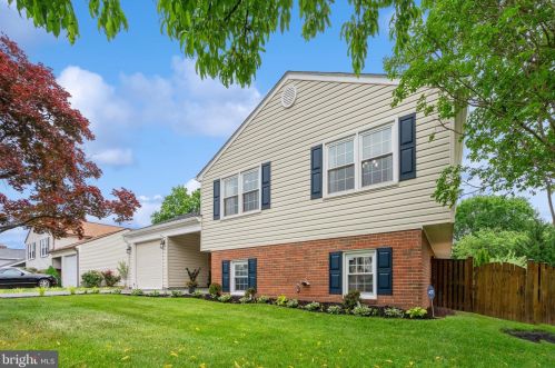12847 Fantasia Dr, Herndon, VA 20170-2946