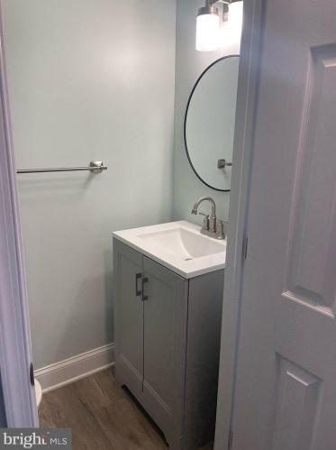 21 Pennewell Dr, Wilmington, DE 19809-3313
