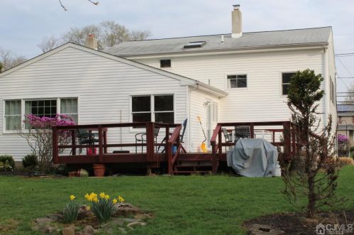 321 Rivercrest Dr, Piscataway, NJ 08854-4734