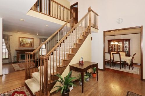 6 Shirewood Dr, Scotch Plains, NJ 07076-2513