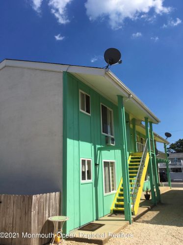 230 Kearney Ave, Pelican Island, NJ 08751-1823