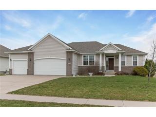 810 Juniper Ave, Robins, IA 52328-9671