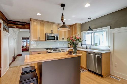 5006 Beloit Rd, Milwaukee WI 53214-5332 exterior