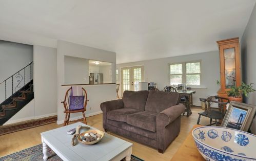 61 Bayonne Ave, Central Islip NY  11722-3429 exterior