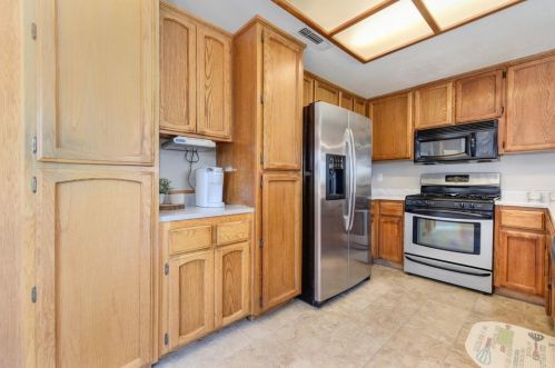 7064 Castle Creek Way, Rio Linda CA  95673-2441 exterior