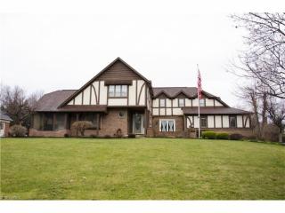 2910 Carie Hill Cir, Massillon, OH 44646-2368