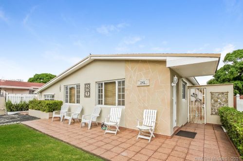 241 36th St, Hialeah, FL 33012-4315