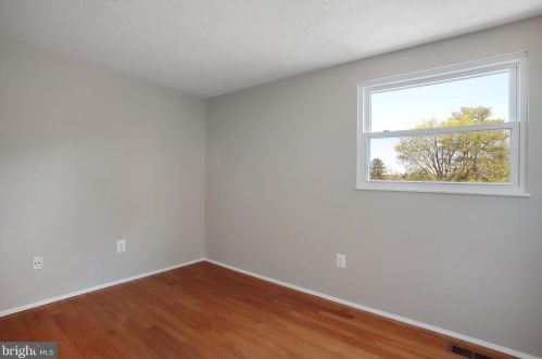 10624 Cavalcade St, Great Falls VA  22066-2427 exterior