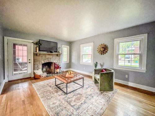 4725 Doyle Rd, Pittsburgh, PA 15227-1309