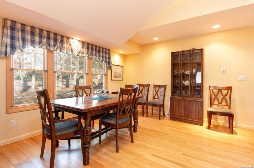 1520 Paradise Shores Rd, Southold NY  11971-4043 exterior