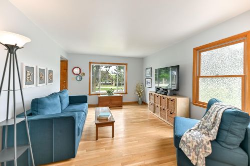 181 Glenview Ave, Milwaukee WI 53213-3323 exterior