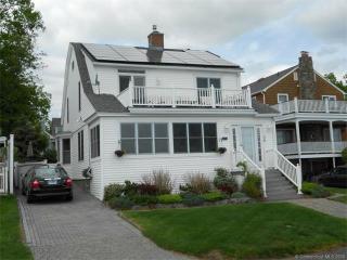 23 Morningside Dr, Milford, CT 06460-7753