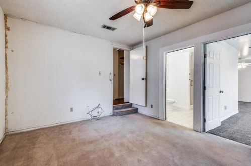 2215 Dennis St, Irving TX 75062-4273 exterior