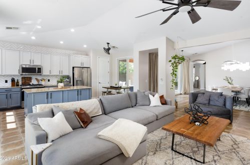 2481 Honeysuckle Pl, Chandler, AZ 85286-2323