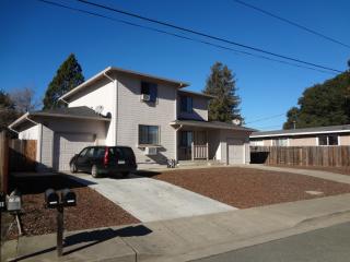 1790 Tanya Ln, Ukiah, CA 95482-3323