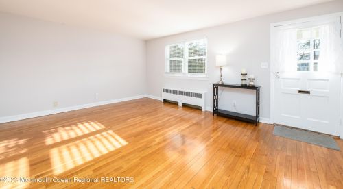 19 Manor Dr, Tinton Falls NJ  07712-2568 exterior