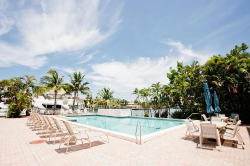 1035 Federal Hwy, Delray Beach FL  33483-5807 exterior