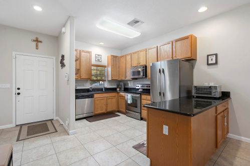 1828 77th Dr, Vero Beach FL  32966-6679 exterior