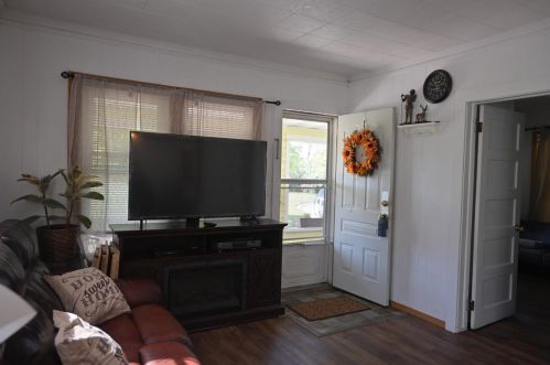 840 School Pl, Green Bay, WI 54303-1657