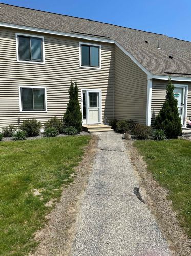32 Pendleton Ln, Londonderry NH  03053-3676 exterior