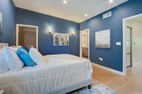 4809 Carpenter Ave, North Hollywood CA  91607-3204 exterior