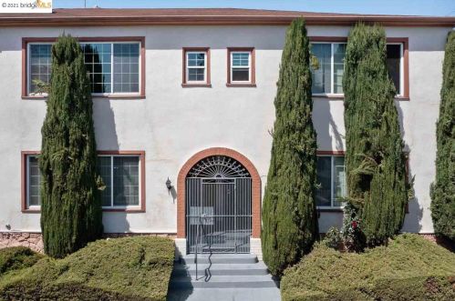 600 51st St, Oakland, CA 94609-2003