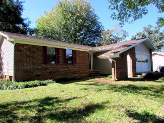 933 Oxford Hills Dr, Maryville, TN 37803-1943