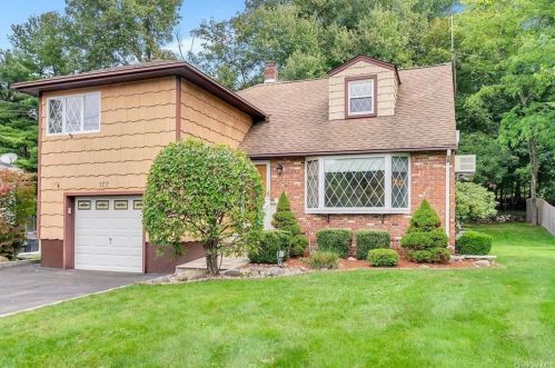 177 Charles Blvd, Valley Cottage, NY 10989-2438