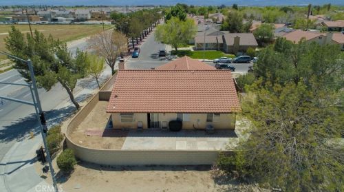 2869 La Vida Dr, Lancaster CA  93535-5873 exterior