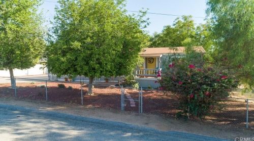 20935 Mariposa Rd, Lake Elsinore CA  92530-0522 exterior