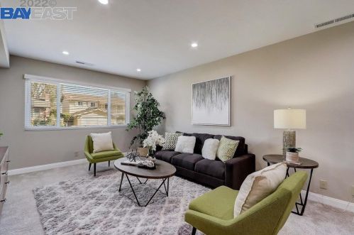 16651 Kildare Rd, San Leandro CA  94578-1215 exterior