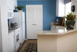 2500 Baypointe Dr, Newport Beach CA  92660-8521 exterior