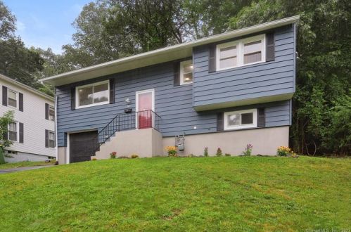 329 Robinwood Rd, Waterbury, CT 06708-2468