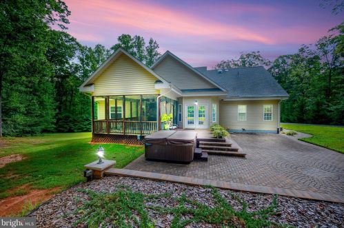 30252 Stonewall Dr, Locust Grove, VA 22508-9619